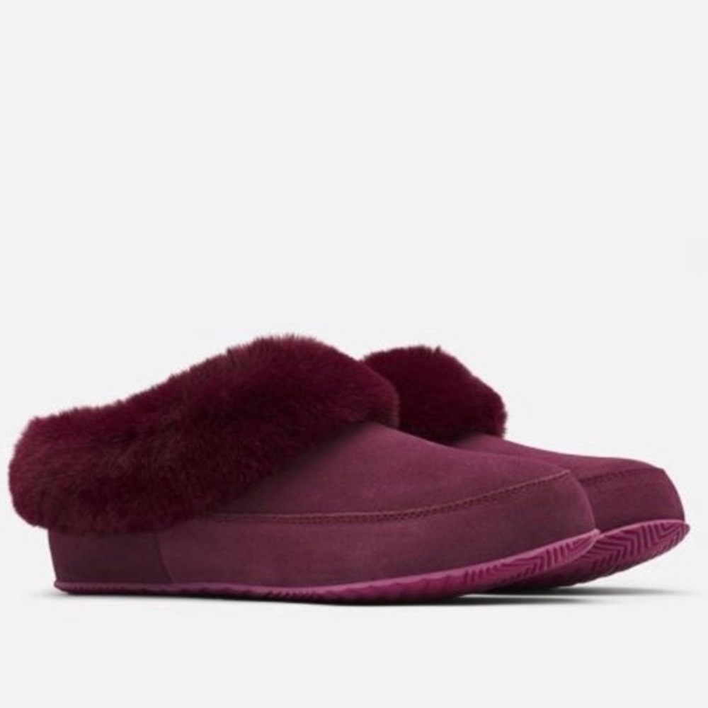 Sorel Go Coffee Run Slippers Slip On Red Suede Faux Fur Lined Rubber Sole 6 - Picture 1 of 8